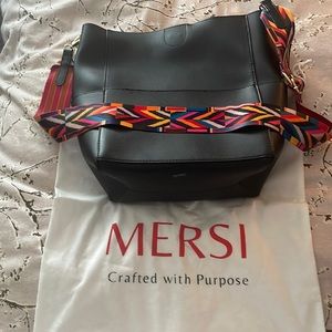 Mersi vegan bucket bag with two interchangeable straps and small zip pouch